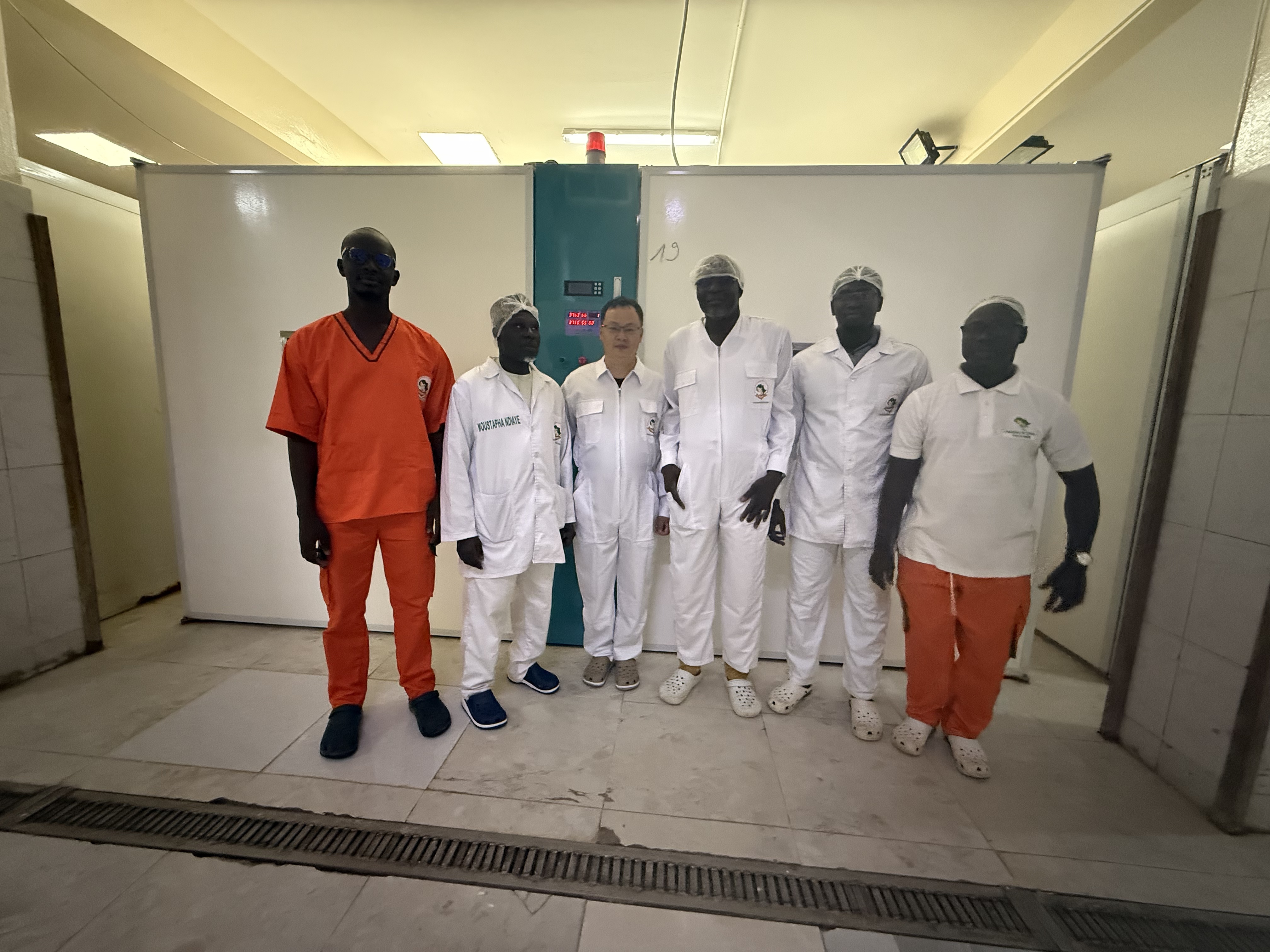 Derniers blogs de l'entreprise sur The Most Cost-Effective 57,600 Egg Capacity Single-Stage Incubator for Commercial Poultry Startups