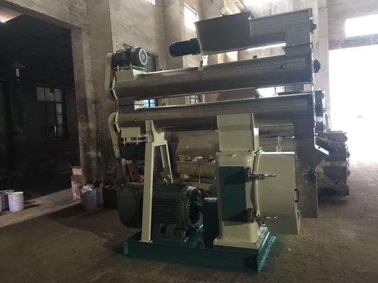 acheter Machines en bois 110kw 18ème d'alimentation de volaille de Ring Die Pellet Mill Chicken de sciure online manufacture